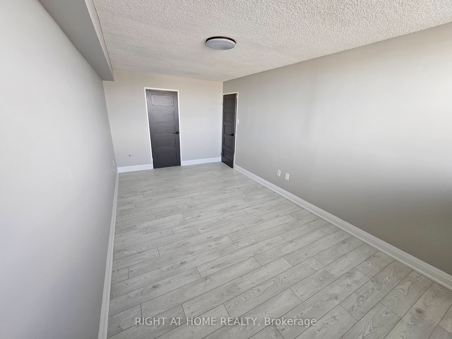 2900 N Battleford Rd 403
