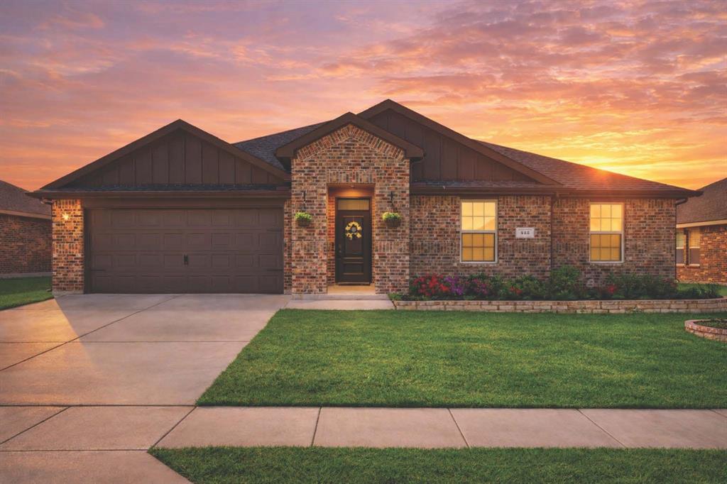 **OPEN SATURDAY 05-02 AND SUNDAY 05-03, 1:00 4:00 PM**  WELCOME TO WILLIAMSBURG.  A MODERN PLANNED COMMUNITY WITH NUMEROUS GREENSPACES, LAKES, WALKING PATHS, & A STUNNING COMMUNITY SWIMMING, EXERCISE & EVENT CLUBHOUSE THAT CAN BE USED ANYTIME OR RESERVED FOR INDIVIDUAL SPECIAL OCCASIONS. AT 2393 SF, THIS HOME IS ONE OF THE LARGEST ONE-LEVEL PLANS IN THIS DEVELOPMENT.  BETTER THAN NEW & COMPLETE WITH UPDATES THAT YOU WON'T FIND IN NEW CONSTRUCTION. OPEN GREAT ROOM STYLE FLOOR PLAN WITH LIVING, DINING, AND KITCHEN COMBINATION THAT FORMS THE HEART OF THE HOME AND MAKES FOR A TRULY COMFORTABLE, EASY LIVING. THE KITCHEN HAS UPDATED TILE FLOORS, UPDATED FIXTURES, AND A RARE, HUGE, WALK-IN PANTRY.  ADJACENT TO THE MAIN LIVING AREA IS A SECOND FLEX LIVING ROOM SPACE, A HUGE PRIMARY SUITE IN THE BACK OF THE HOME WITH TWO WALK-IN CLOSETS AND A DUAL VANITY ENSUITE BATHROOM.  THIS HOME HAS A VERY THOUGHTFUL SEPARATION OF LIVING SPACE WITH THREE LARGE ADDITIONAL BEDROOMS, TWO WITH WALK-IN CLOSETS, A SECOND FULL BATHROOM, AND A LARGE UTILITY ROOM WITH A BUILT-IN FOLDING-STORAGE CABINET, IN THE FRONT OF THE HOME, GIVING IT ITS WONDERFUL SPACIOUS FEEL. OTHER AMENITIES INCLUDE AN OVERSIZED TWO-CAR GARAGE WITH FLOOR TO CEILING BUILT-IN STORAGE CABINETS & WORK SPACE. LOCATED ON A LARGE 8500 SF+ INTERIOR FENCED LOT, THE PRIVATE BACKYARD FEATURES A COVERED EXTERIOR PATIO, A GARDEN AREA, A STONE RETAINING WALL, AND A LARGE GRASSED AREA FOR ENTERTAINING.  INCREDIBLE VALUE AT $158 PER SF.  THIS HOME WILL APPEAL TO THE MOST DISCRIMINATING BUYER. LOCATED IN ROCKWALL ISD, THE ELEMENTARY AND MIDDLE SCHOOLS ARE RIGHT INSIDE THE COMMUNITY AND WITHIN WALKING DISTANCE OF THE NEIGHBORHOOD!!  DON'T MISS THIS EXCEPTIONAL HOME!!!  OWNER IS A LICENSED REALTOR.