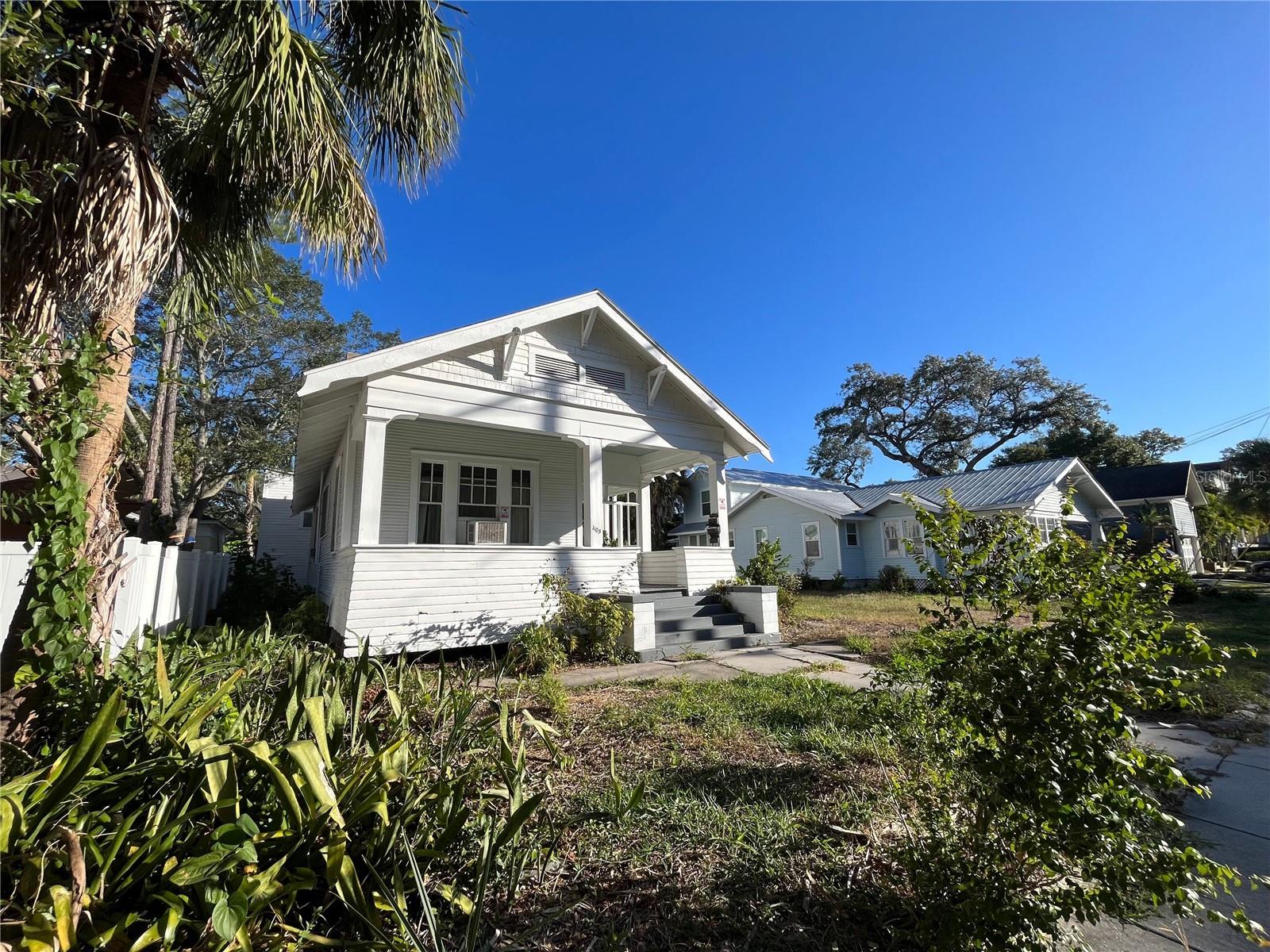 NO FLOOD DAMAGE. Attention Buyers and Investors! Come build your dream home in the coveted Historic Hyde Park or build a
small multifamily
portfolio.
Option 1: Rehab existing home and add an additional 4000 sqft to the main home. Would need to completely gut and re-work the
floorplan. Add a master suite and an additional half bathroom. Total of 5BR/3.5BA. Tear down non contributing structure and build a
new detached garage and mother in law suite add a pool and landscaping to your perfect dream home. ARV for a single family is
$3.7M- $4M. Option 2: City council recommended the possibility of building two townhouses behind the main home, through Planned
Development. Existing main home is contributing and cannot be torn down. The detached two story structure behind the main house
can be torn down. 10 trees have been removed from the property, including 5 oak trees. The lot is completely clear with rear alley
access.