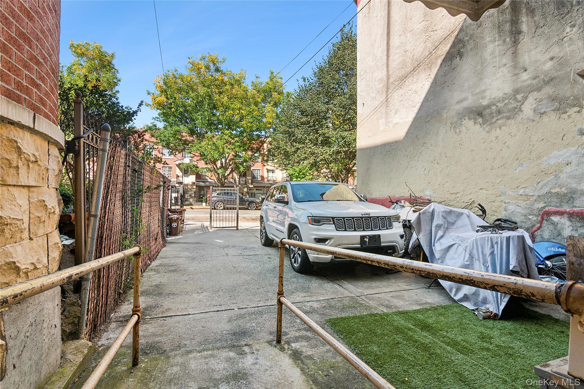 1554 Saint Marks Avenue