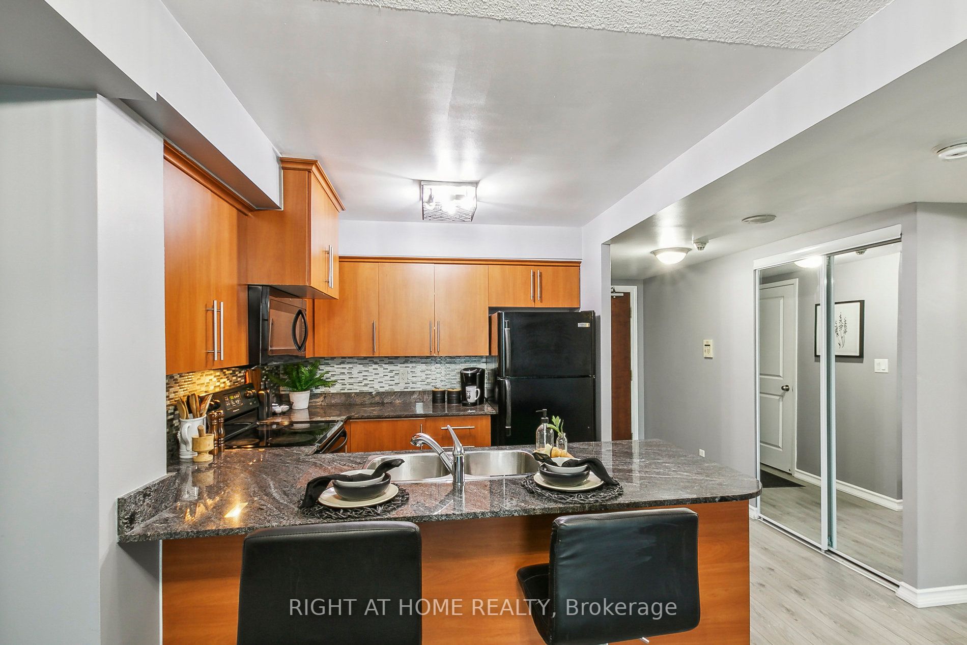 8 Rosebank Dr 17K