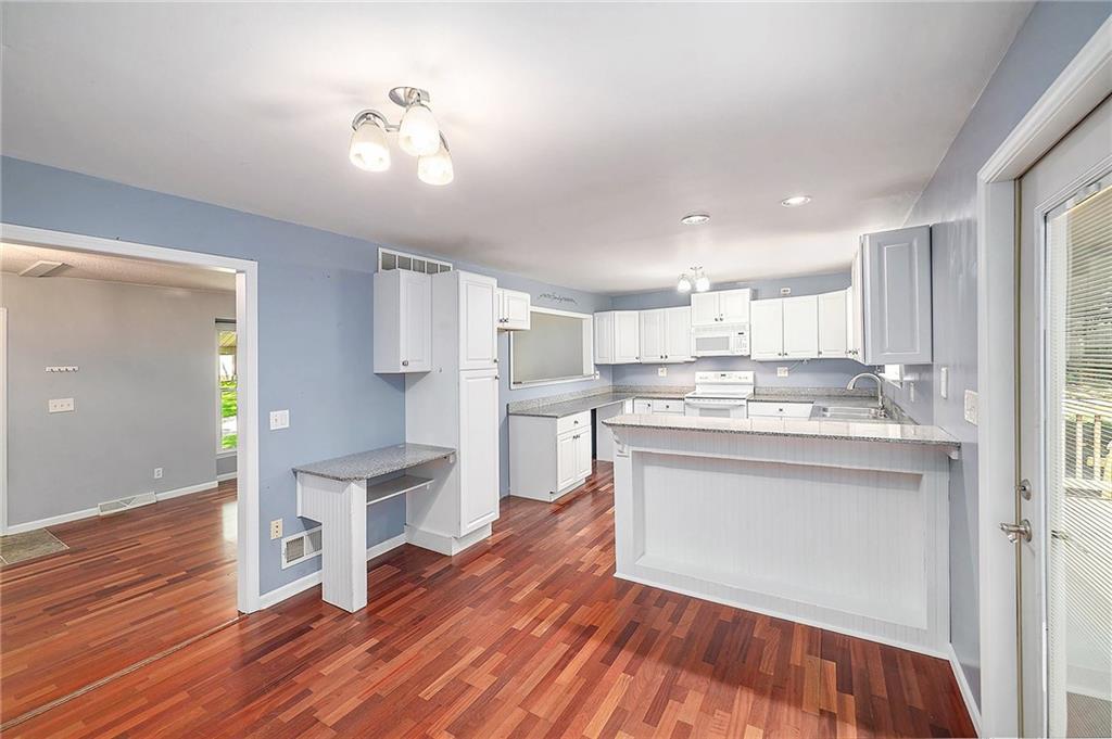 1600 NE 49th Terrace