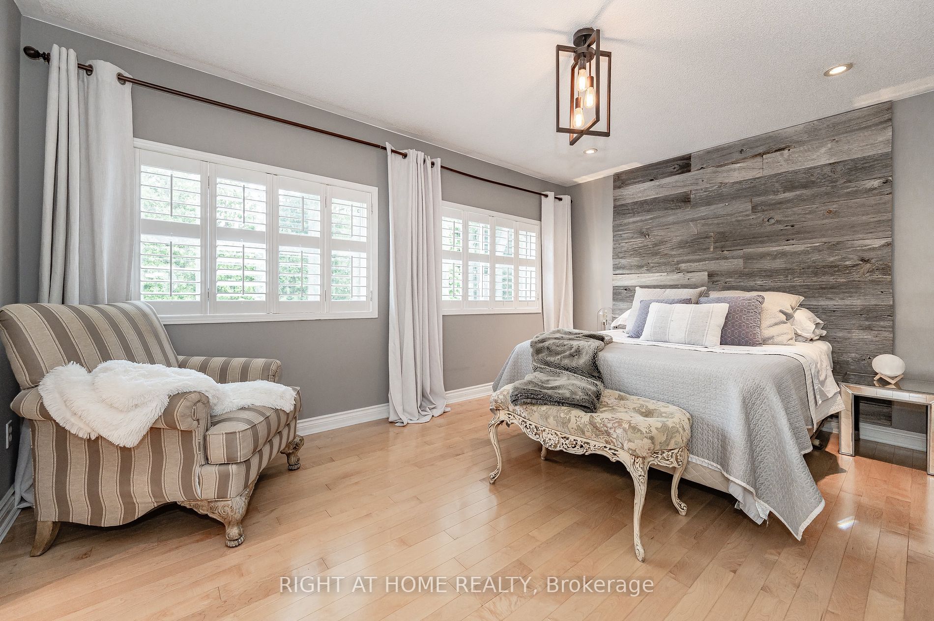 2263 Empire Cres