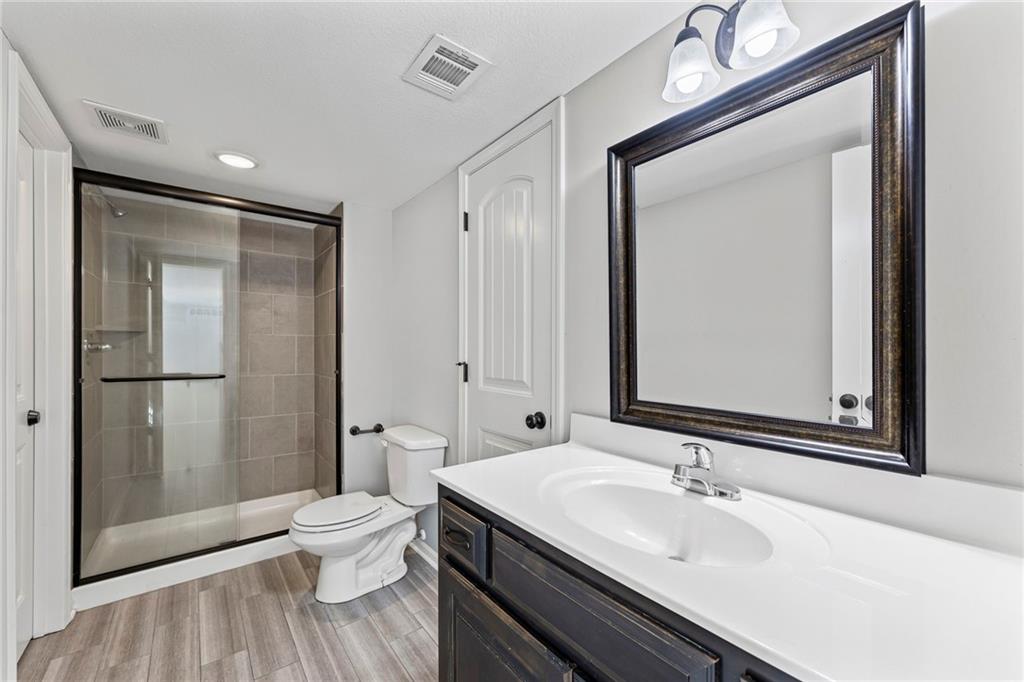 6720 N Cypress Avenue