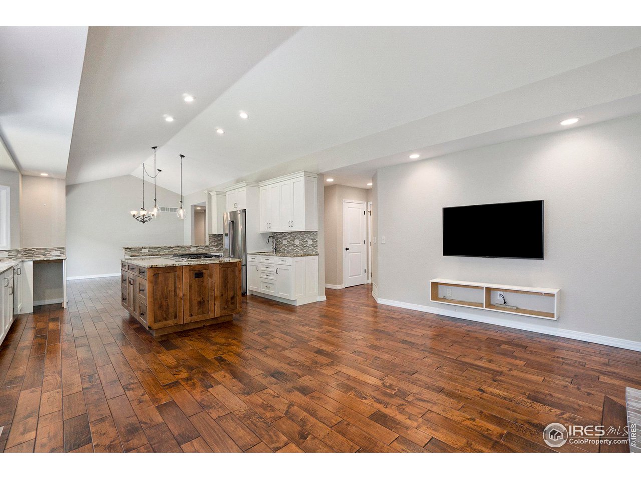 3000 Lisette Ct