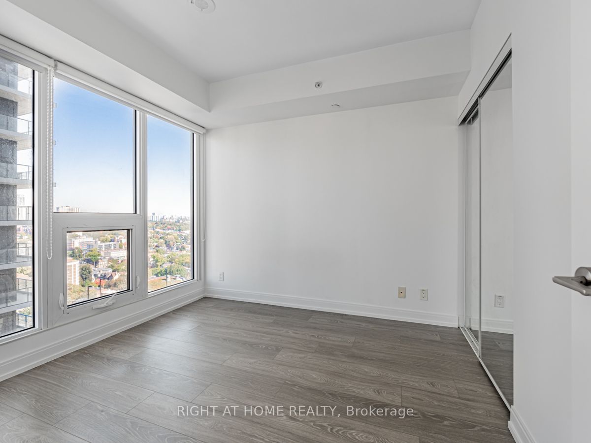 181 E Dundas St 2715