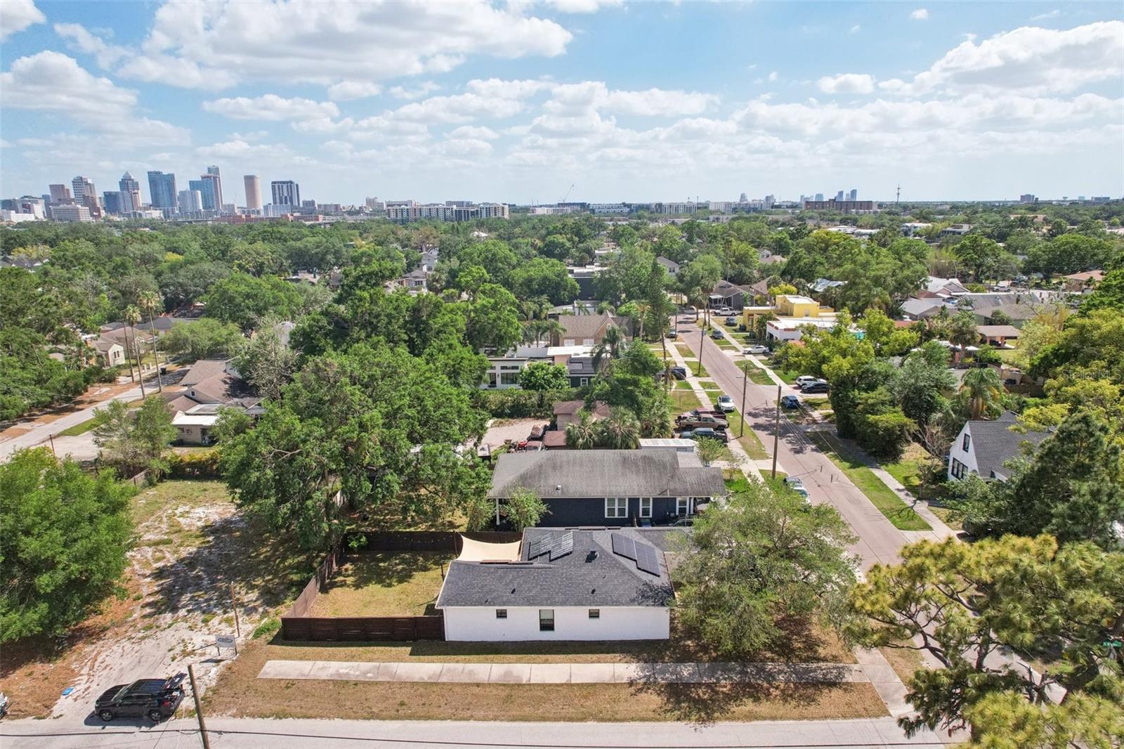 2725 N Poplar Ave