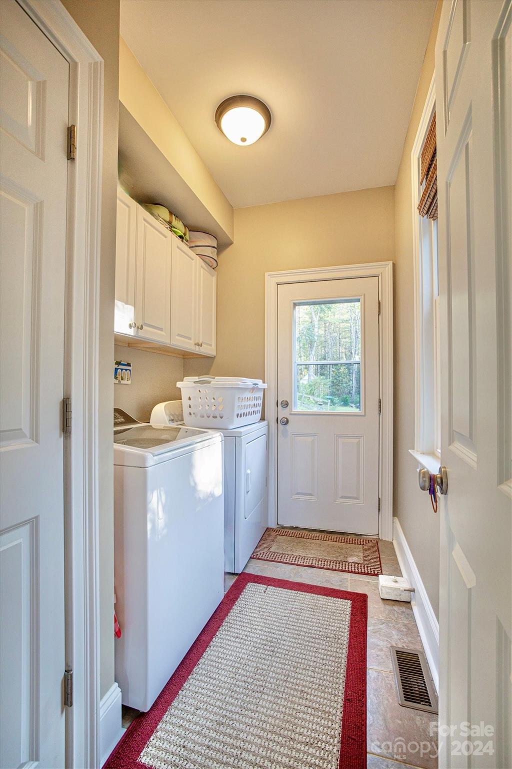5219 Sunset Creek Lane