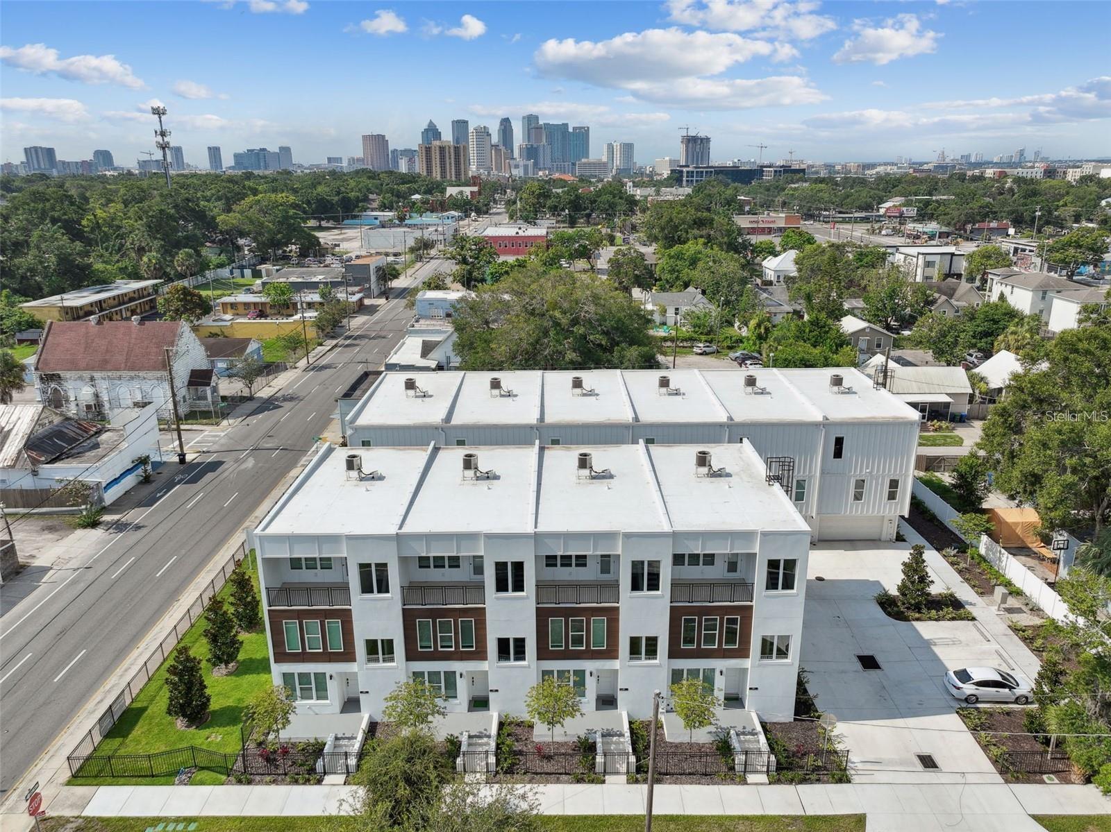121 E Warren Avenue 1