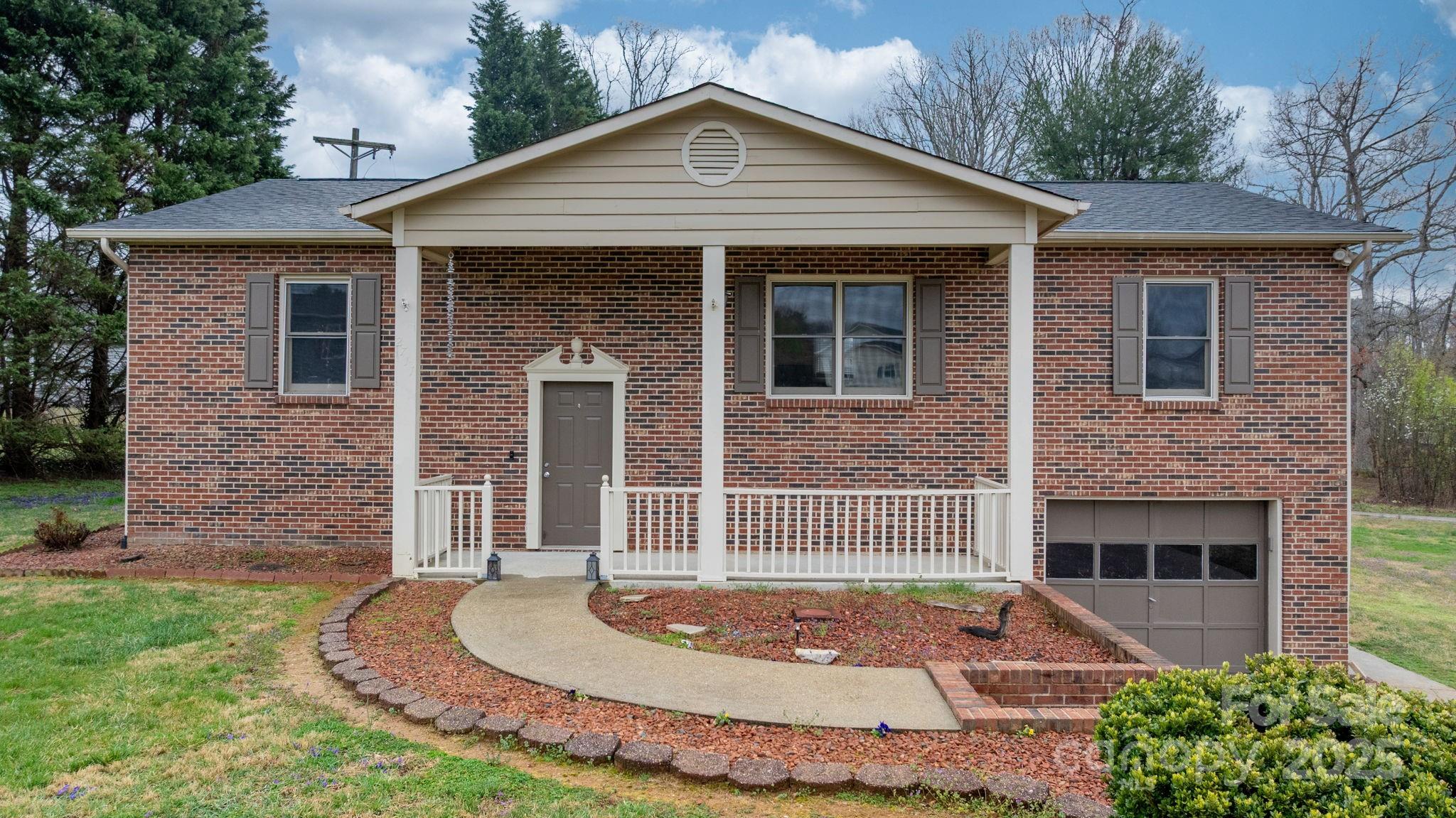 2711 Jordan Place