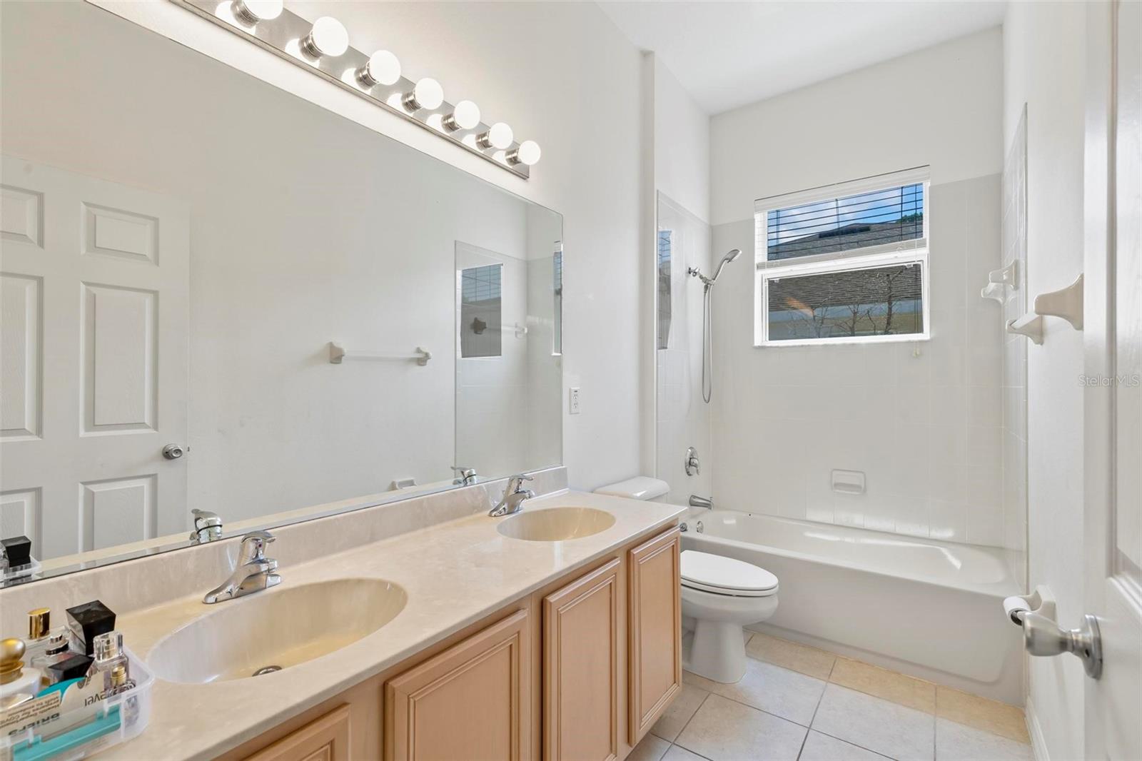 18 Buttonwood Lane