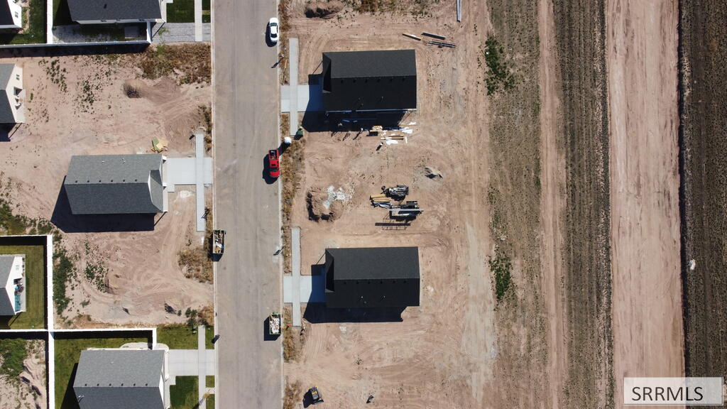 3813 Goldfinch Way