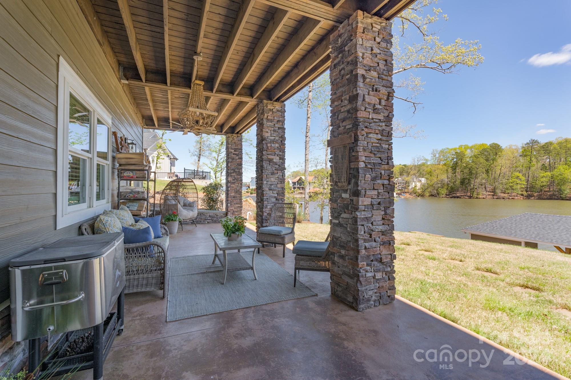 376 Landing Trail