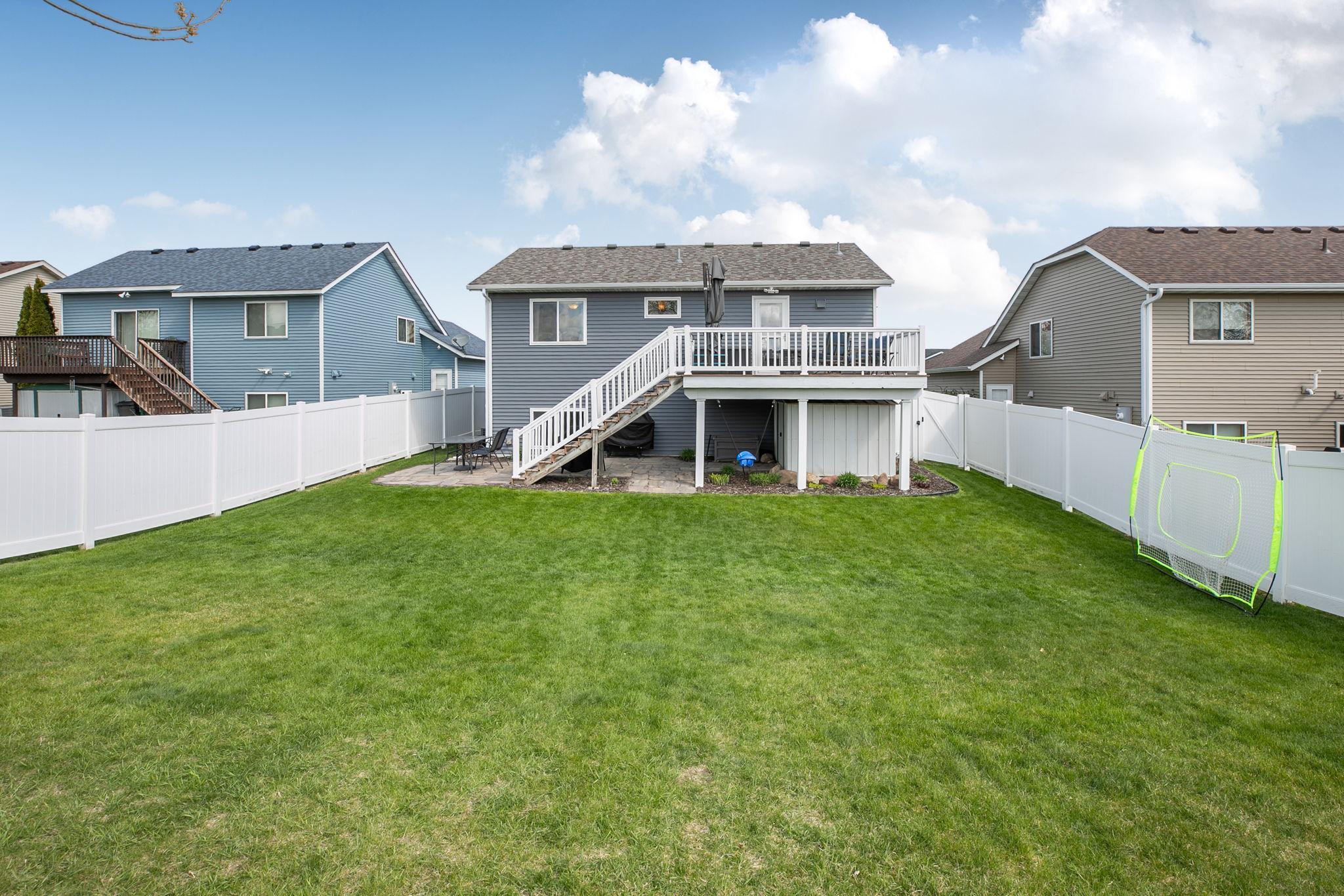 1136 Orchid Drive NE