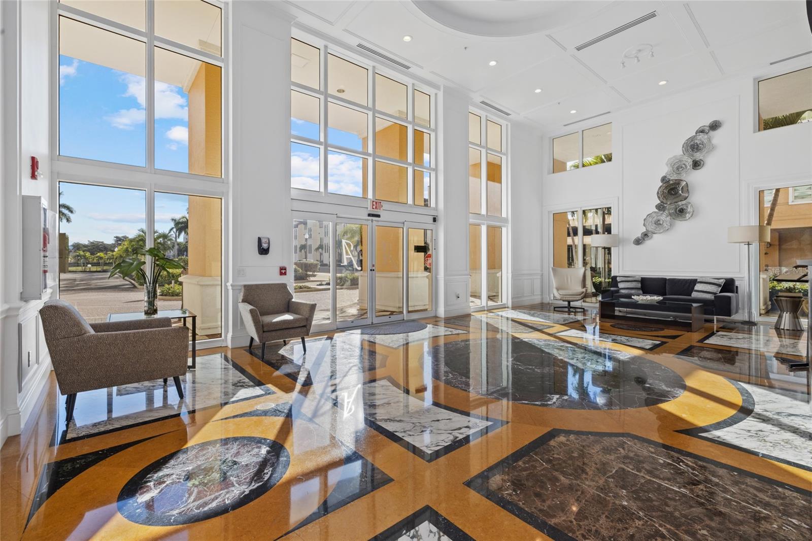 800 N Tamiami Trail 611