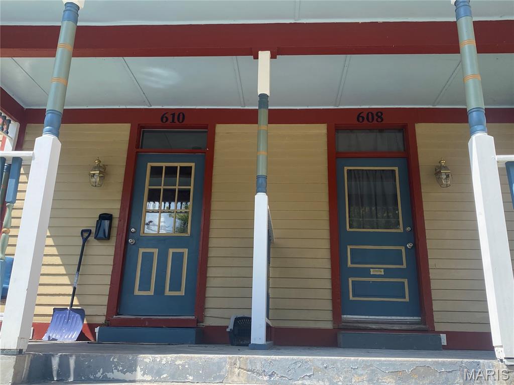 608-610 Center Street