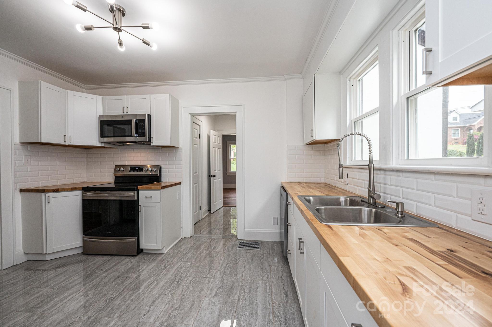 332 2nd Street Place SE