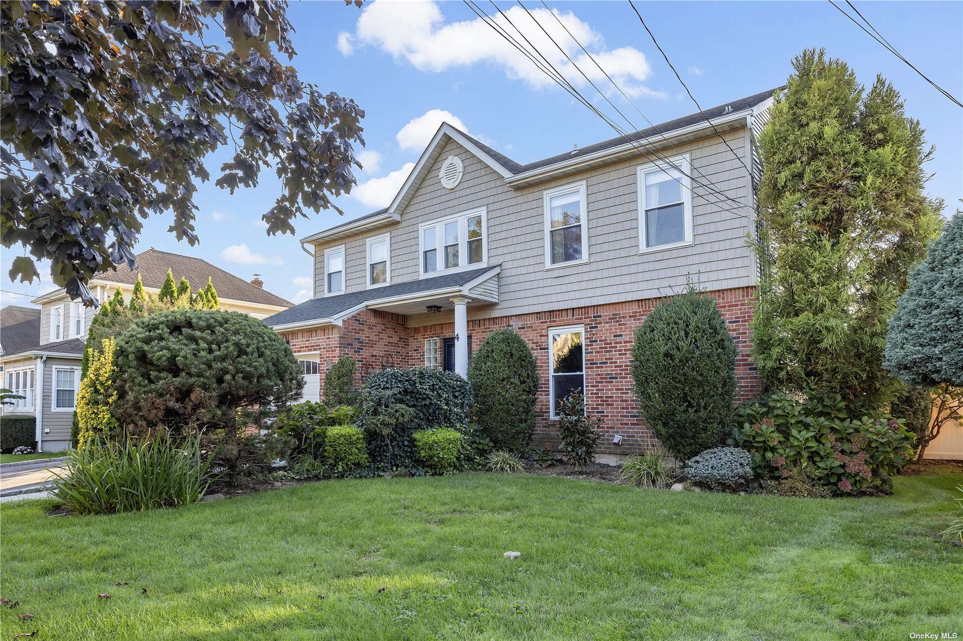 Residential for sale in Garden City, New York, 3509976