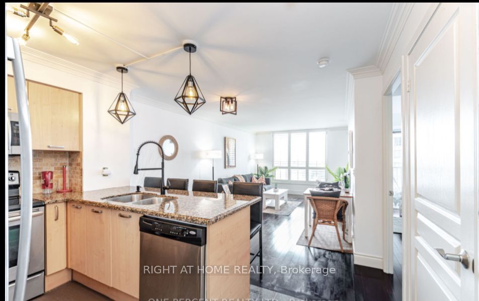 55 Harrison Garden Blvd 703