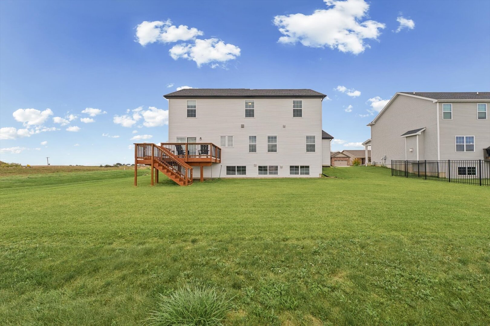 1920 Roseland Drive