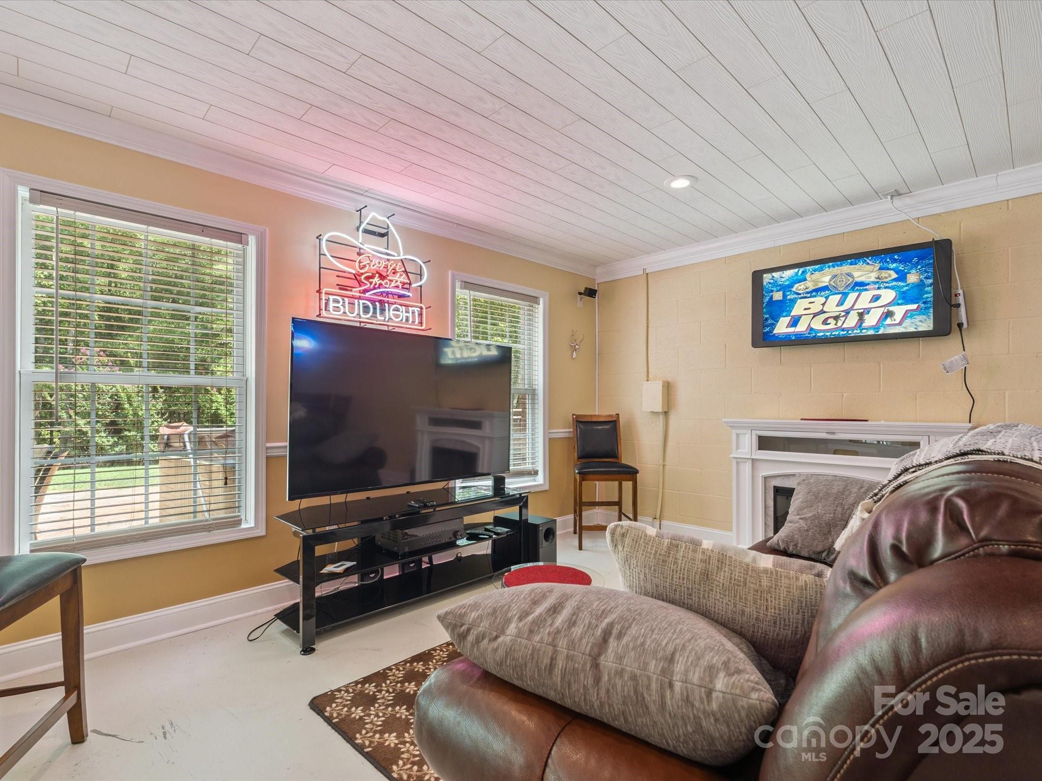 4050 Muirfield Drive