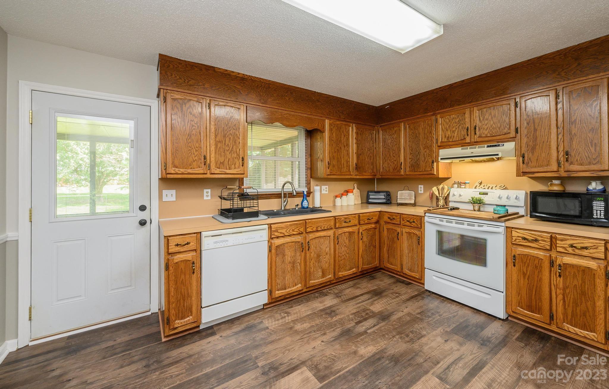 117 Windy Oaks Court