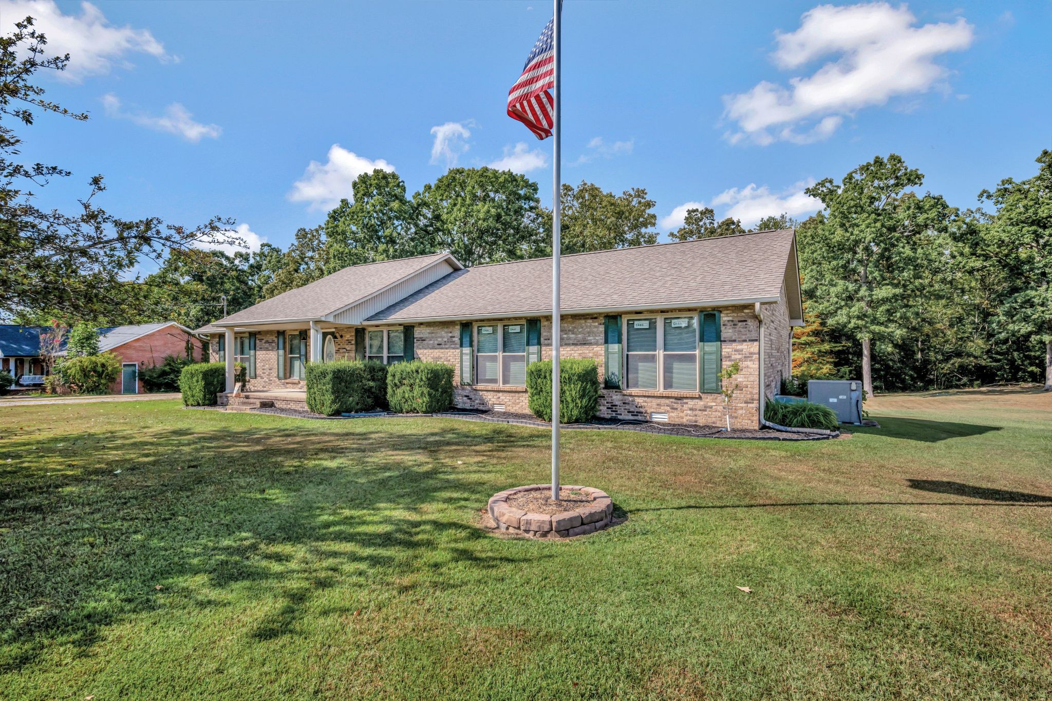 459 River Oaks Dr