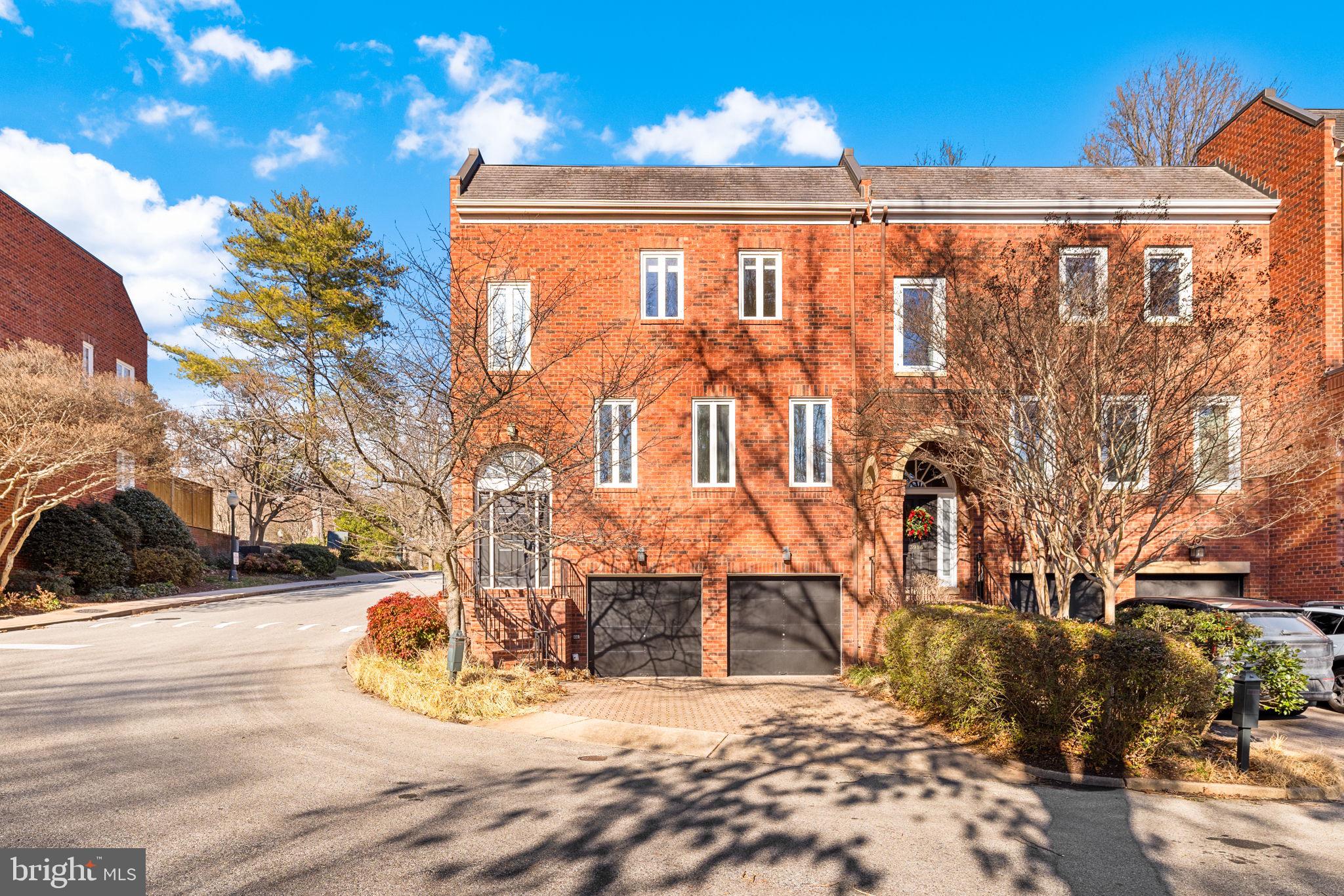 3988 Georgetown Ct NW  