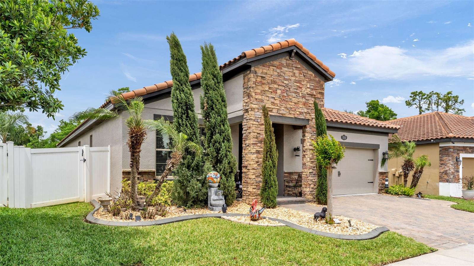 2253 Bella Luna Circle