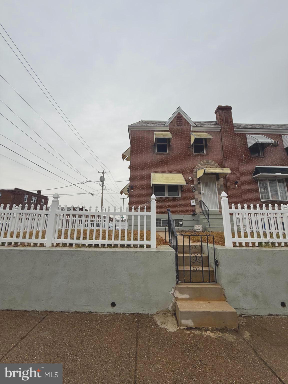 This second floor unit is a rare listing in a nice section of Mayfair, directly across from a school. A beautiful corner property, the building is in great condition, and well cared for by the owner for over a decade. The kitchen is spacious and recently remodeled. The entire unit was just deep cleaned and repainted. With additional storage space and laundry available in the basement, and a private driveway to utilize, this is an ideal unit for someone looking to rent in the neighborhood. Pets are negotiable with an additional deposit and pet rent fee. Rent-to-own option is available with conditions.