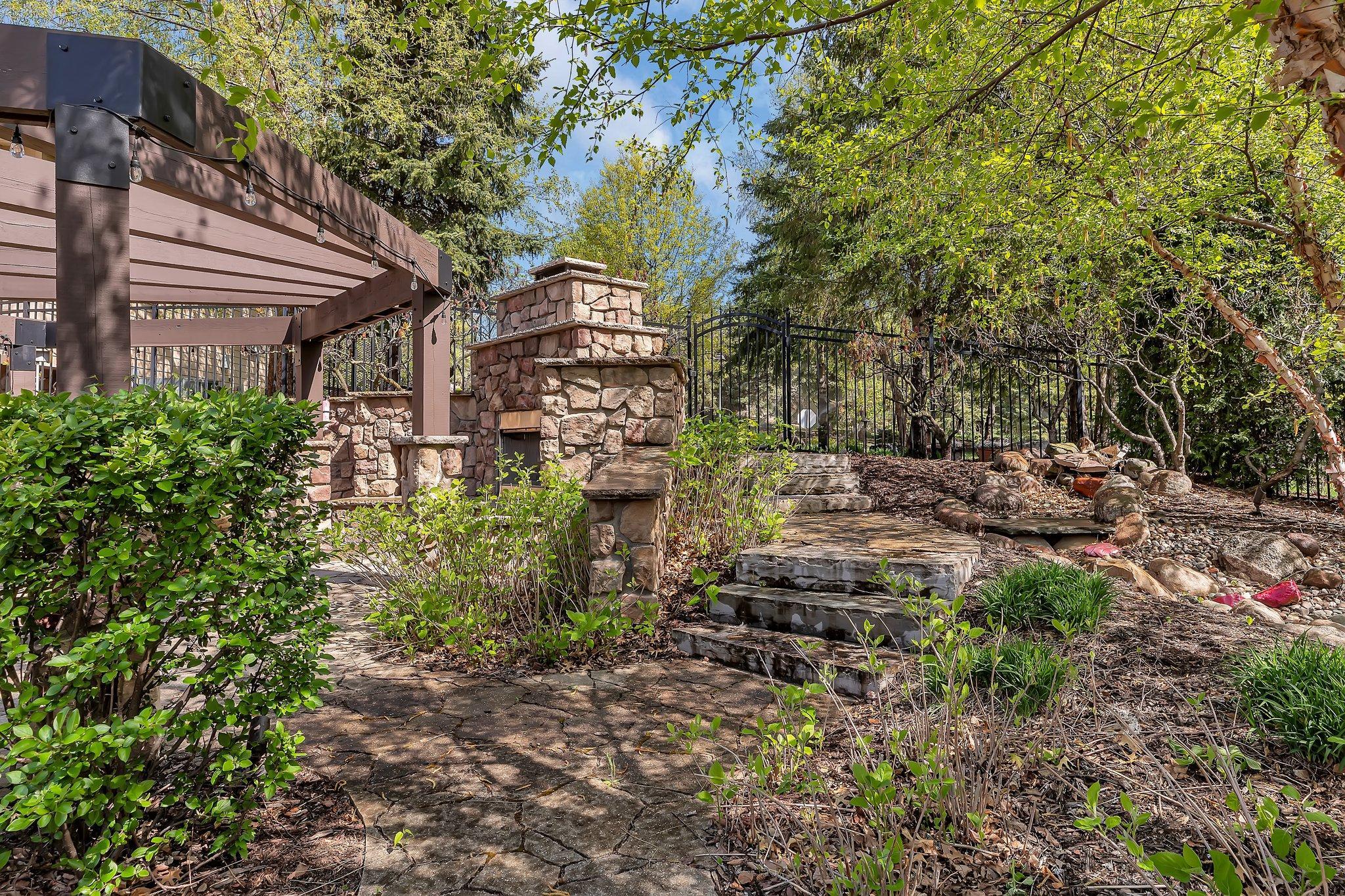 2255 Chelmsford Lane