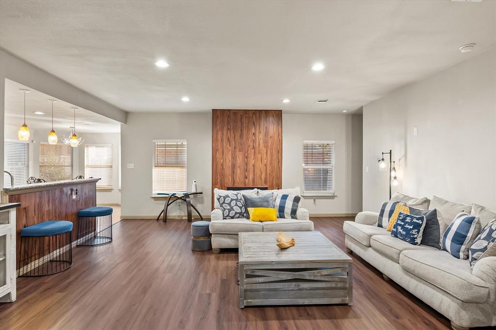 1708 Country Crest Lane