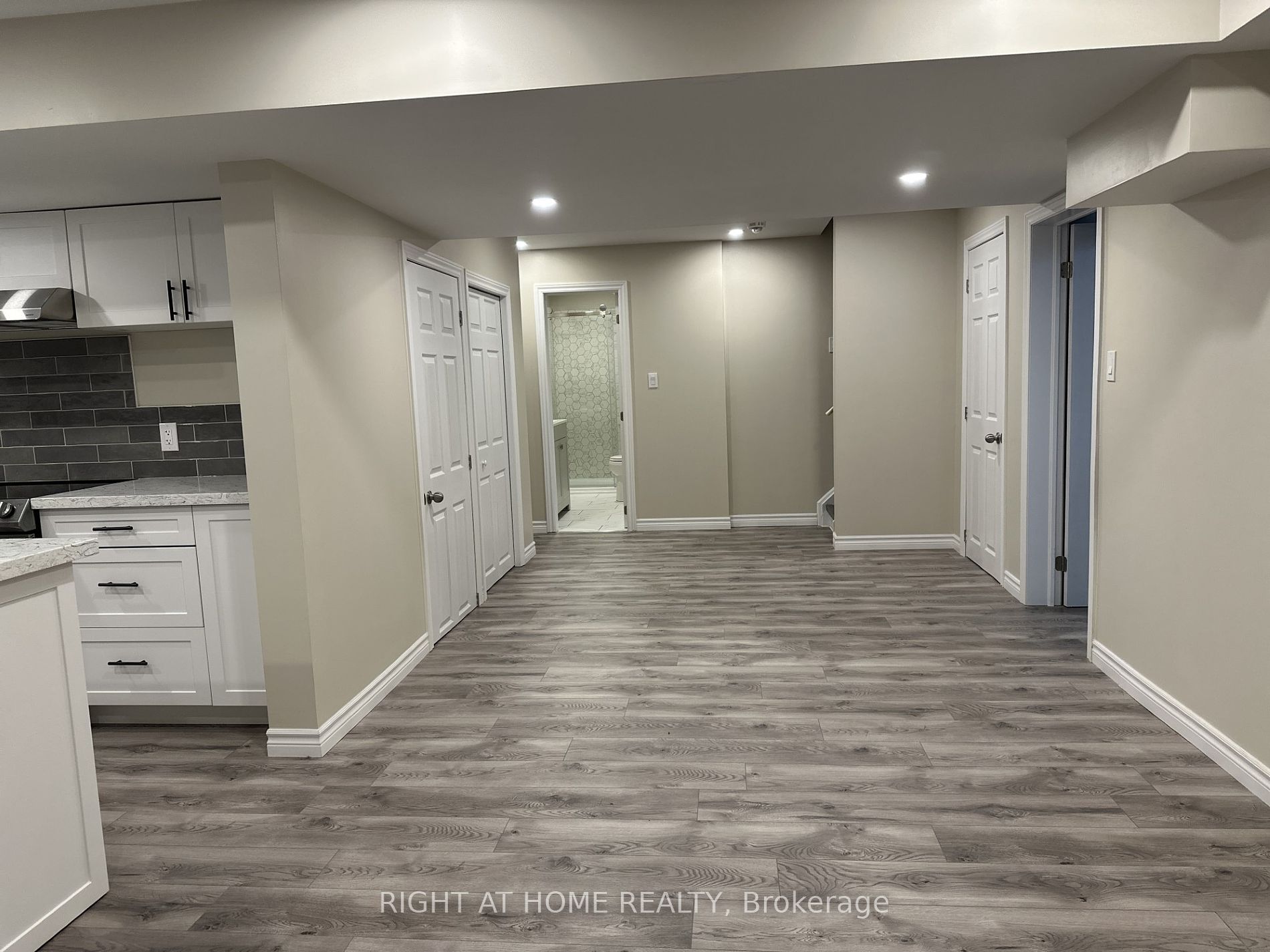 116 Hurst Dr