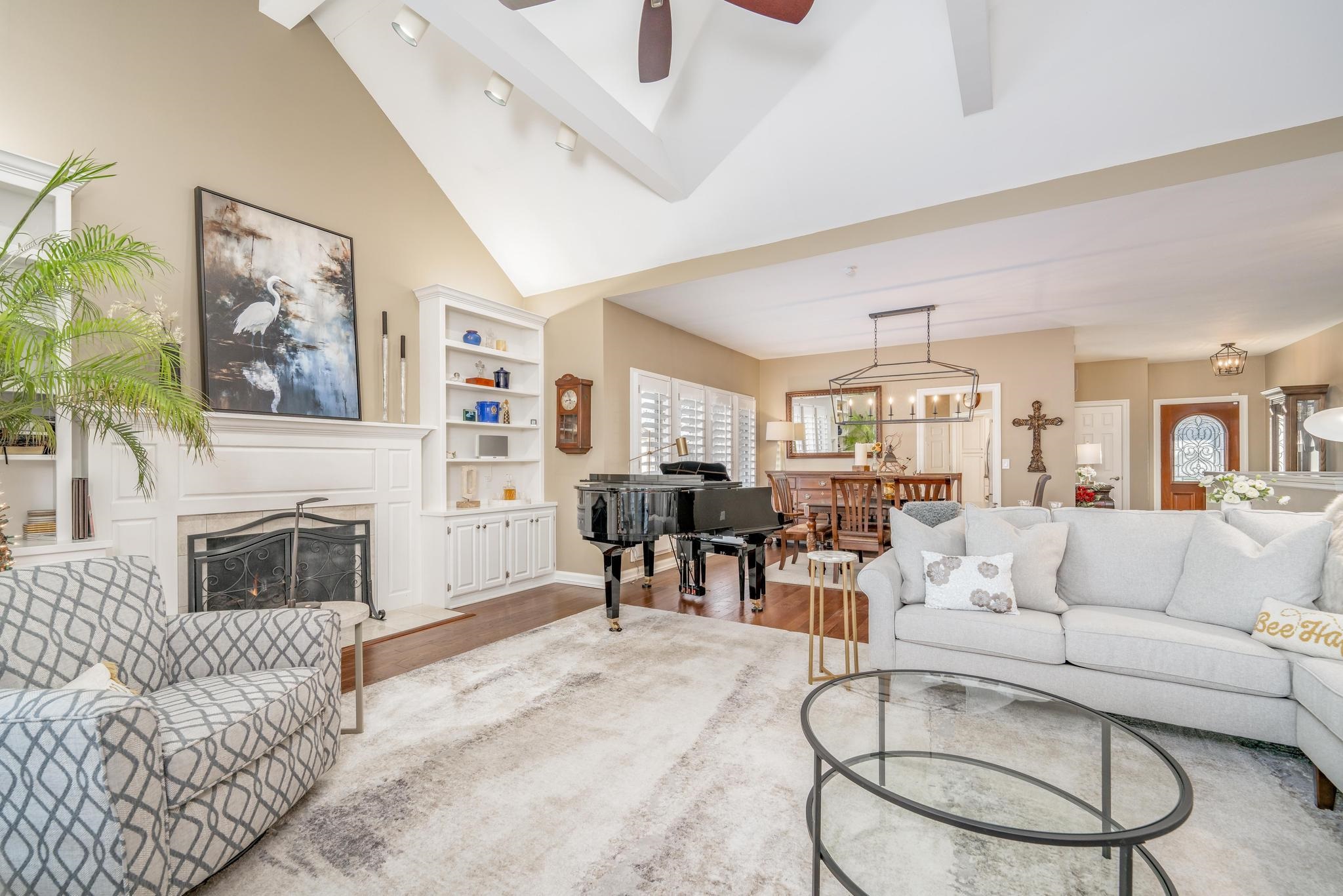 9402 E Woodspring St