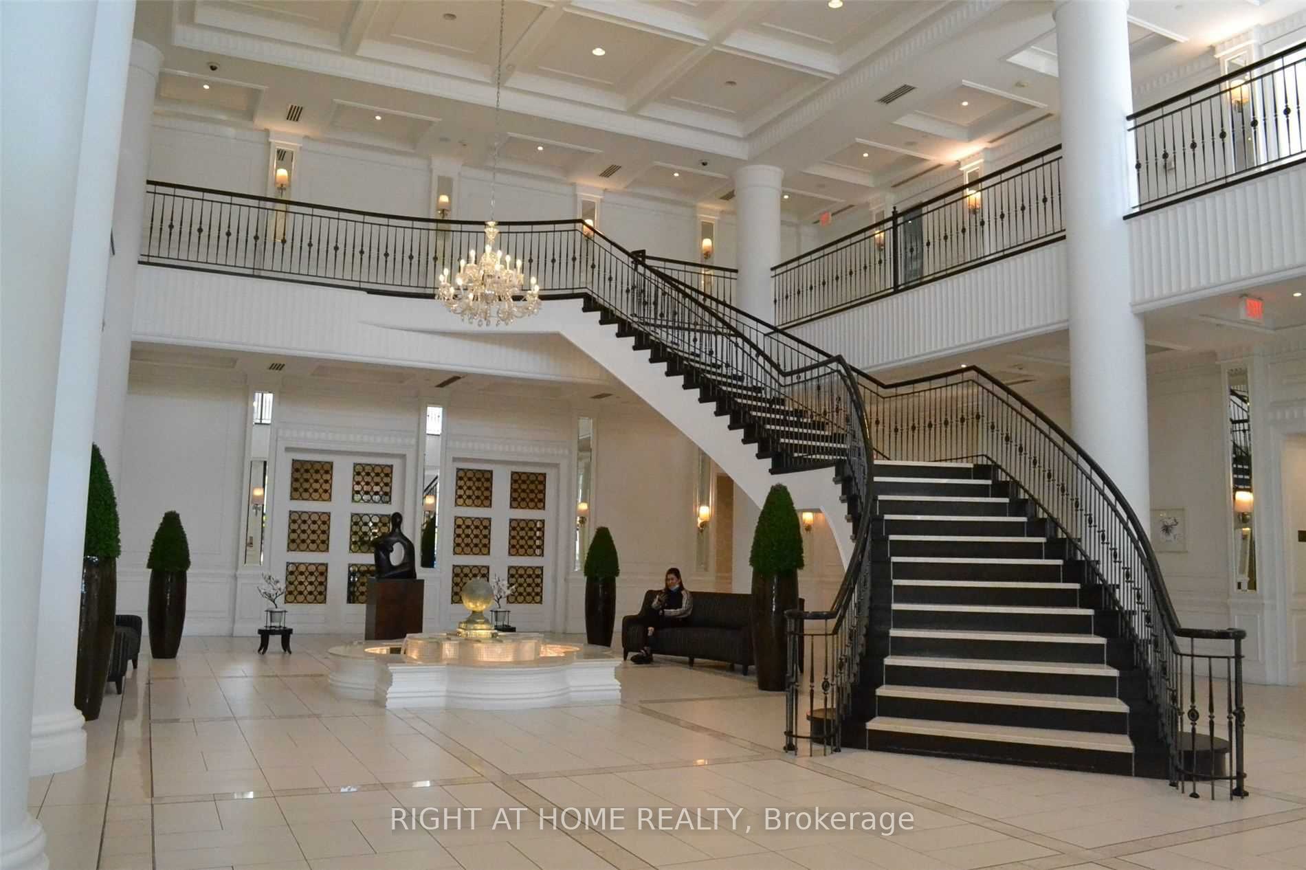 25 Greenview Ave 2319