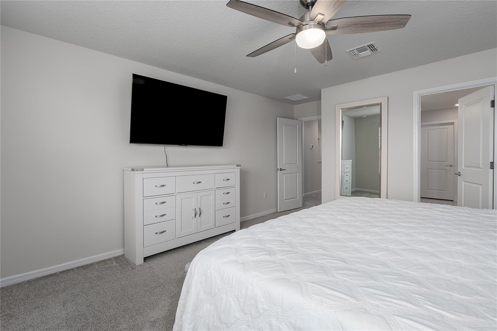 9148 Royal River Circle