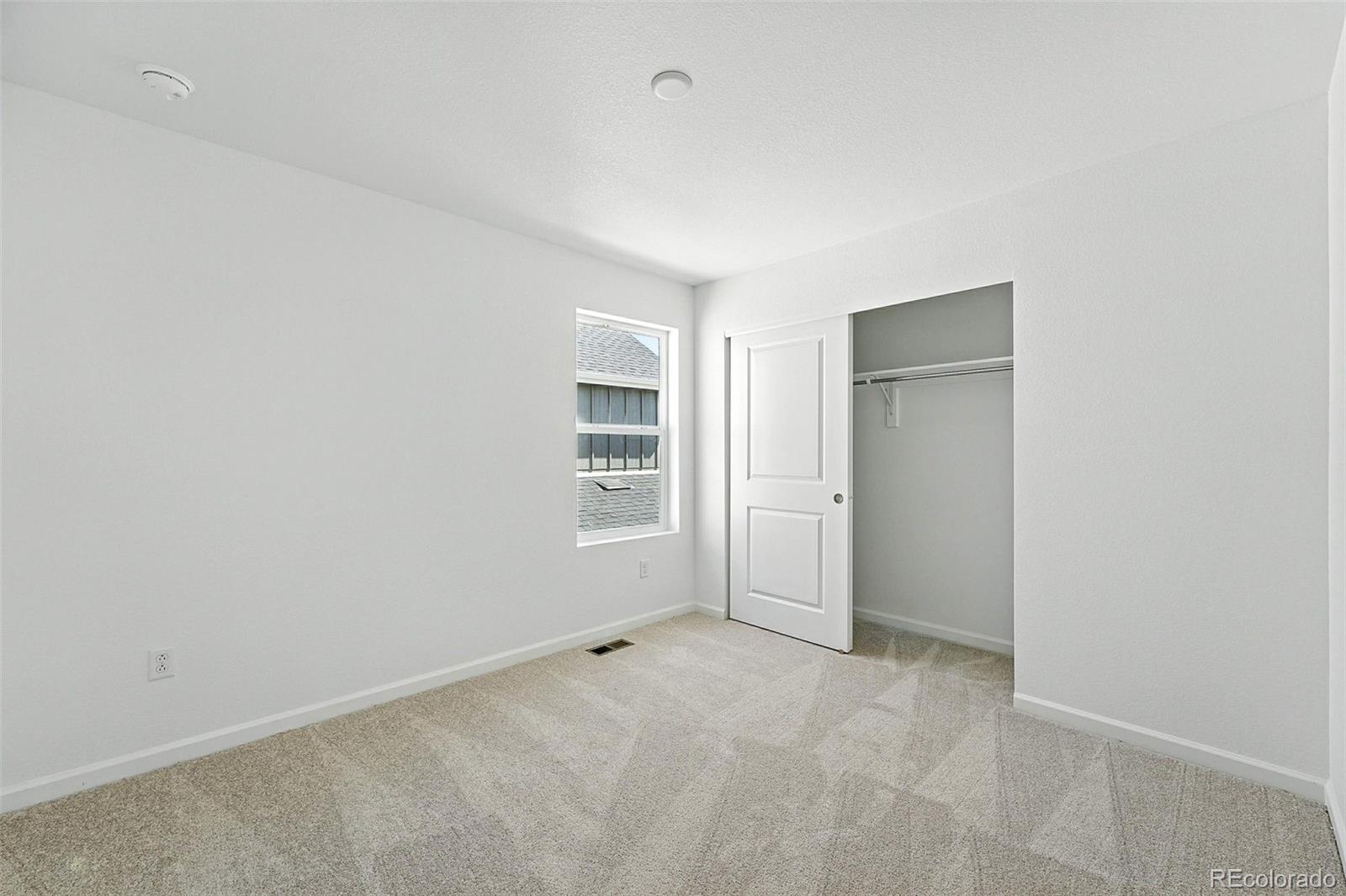 2102 Wagon Wheel Aly