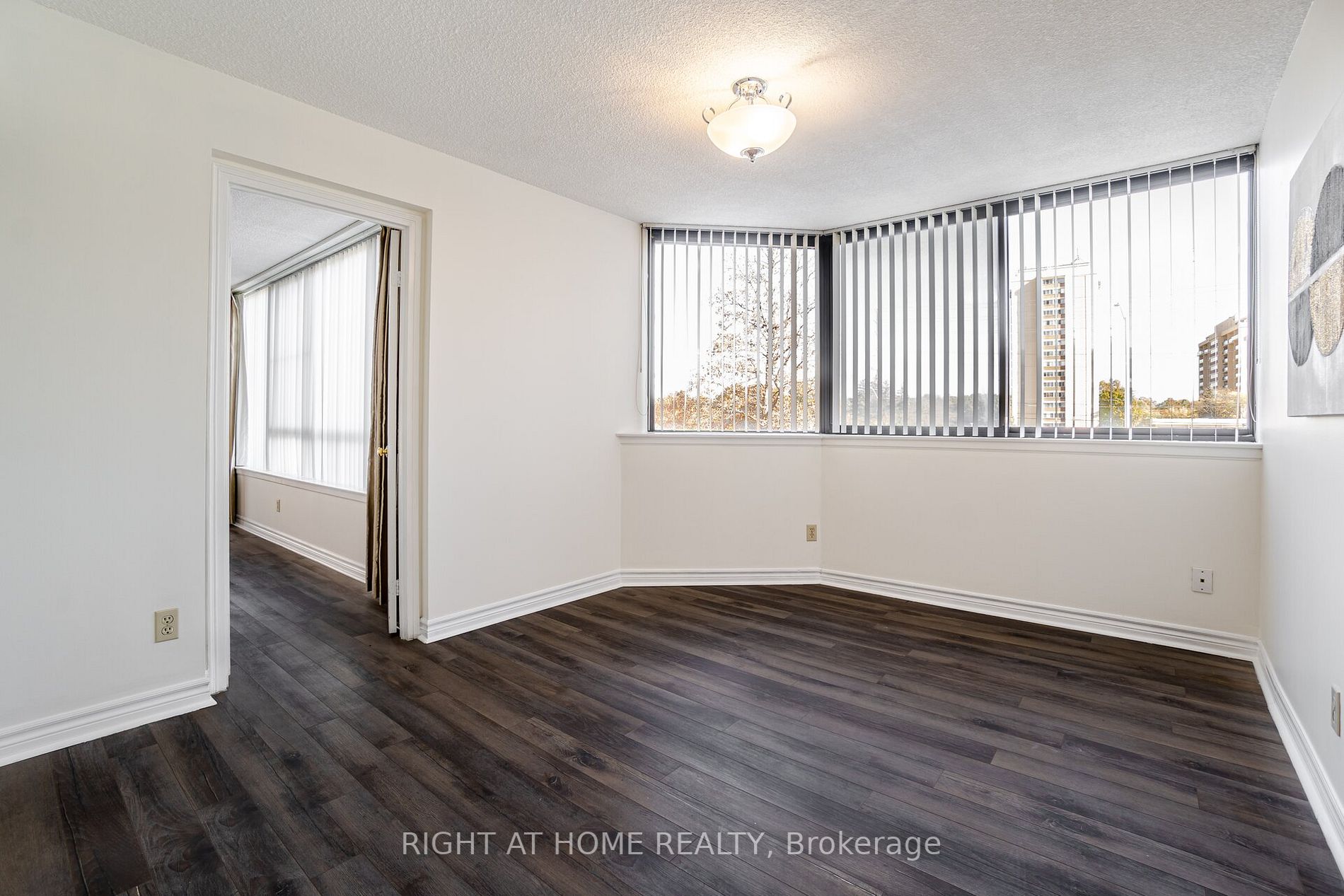 1230 Marlborough Crt 208