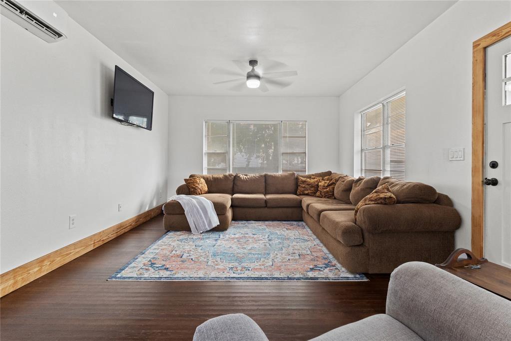 588 N Arapaho Avenue