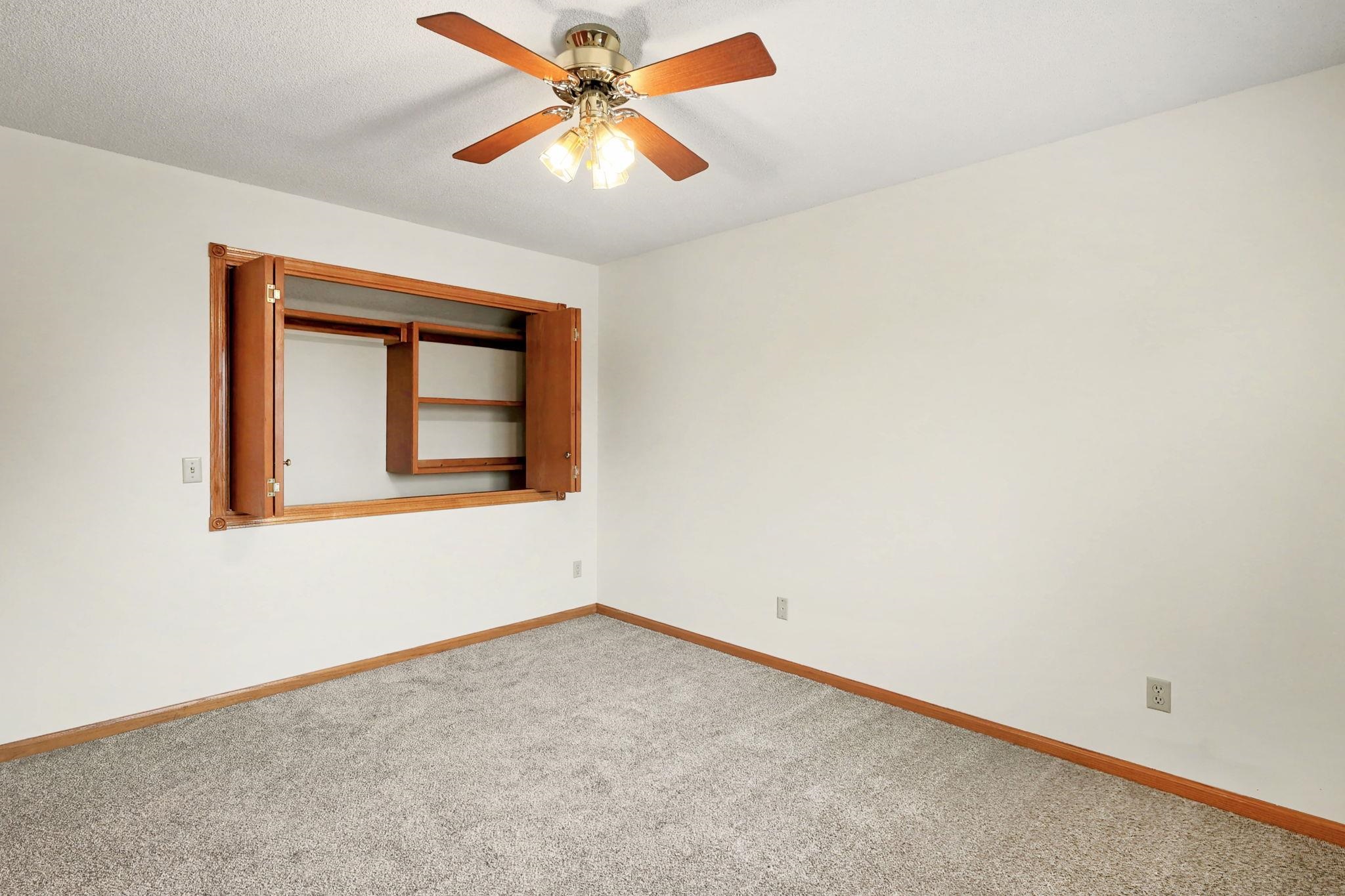 2318 N Cedar Downs Ln