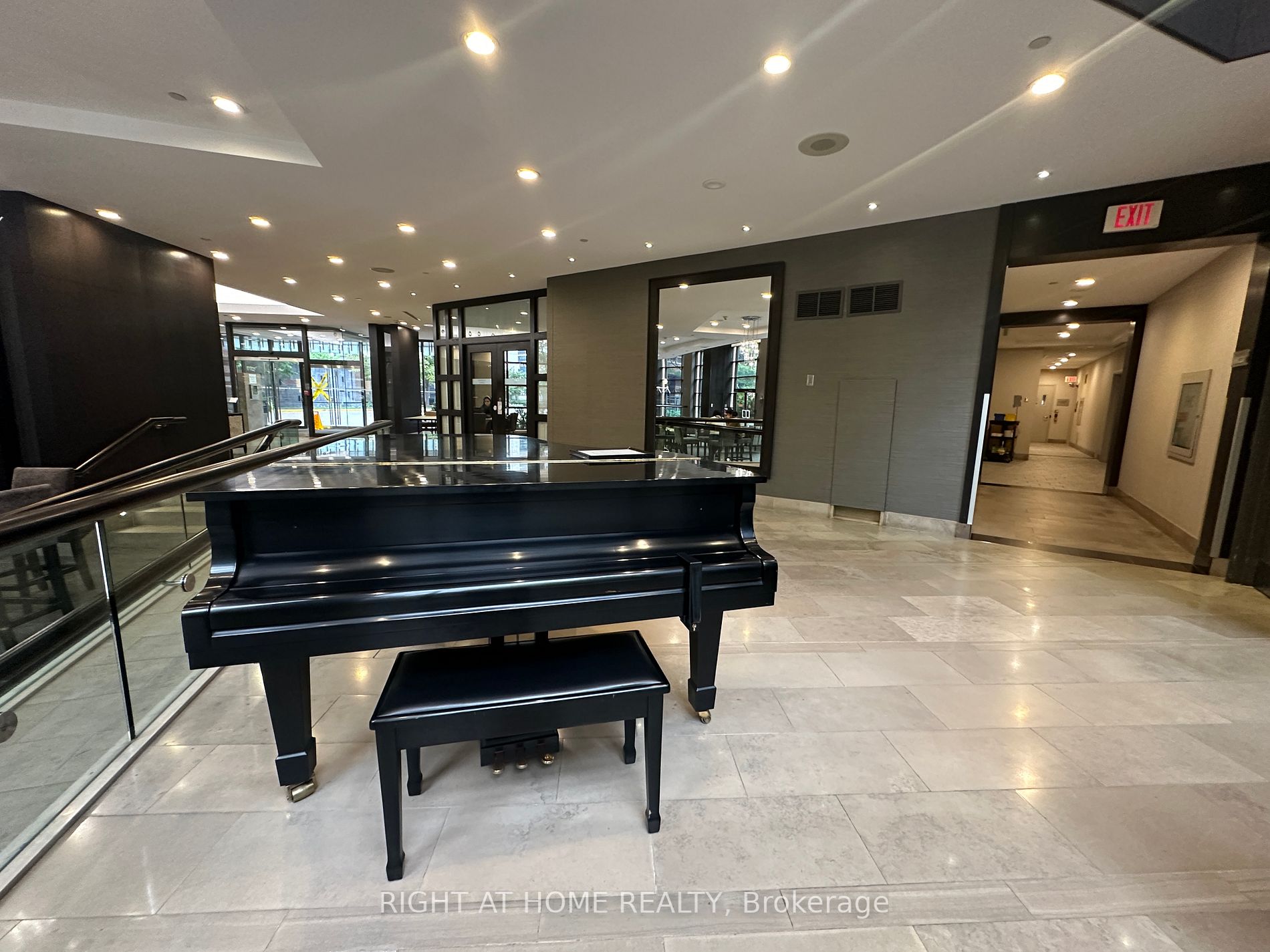 33 E Sheppard Ave 1205