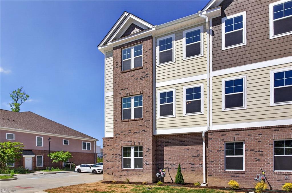615 Commonwealth Drive