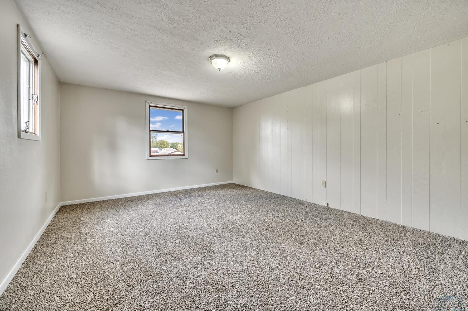 607 Albany Avenue Ne