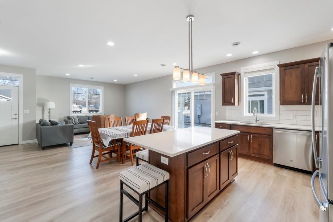 812 Parkside Lane