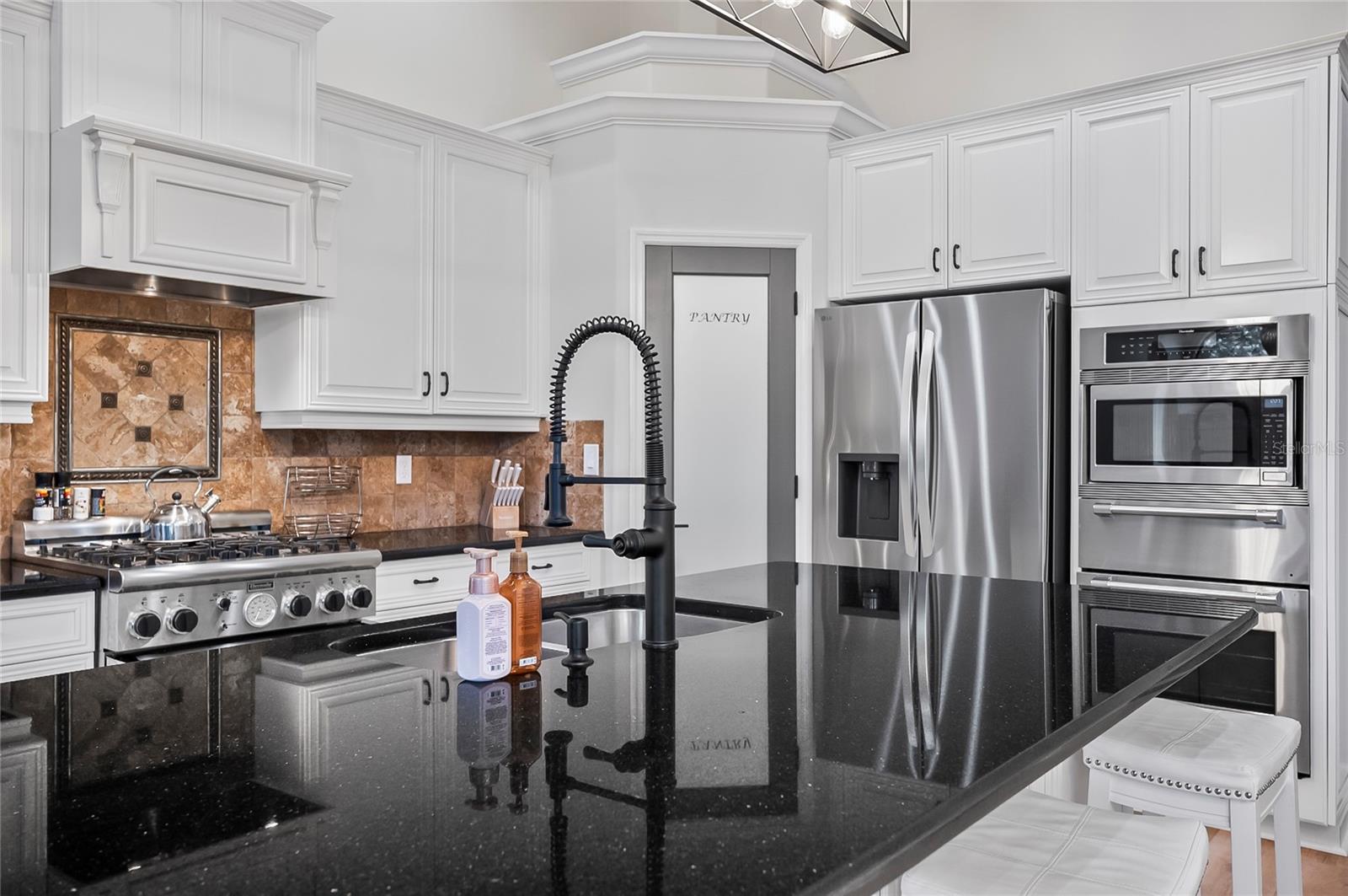 15 S Waterview Drive