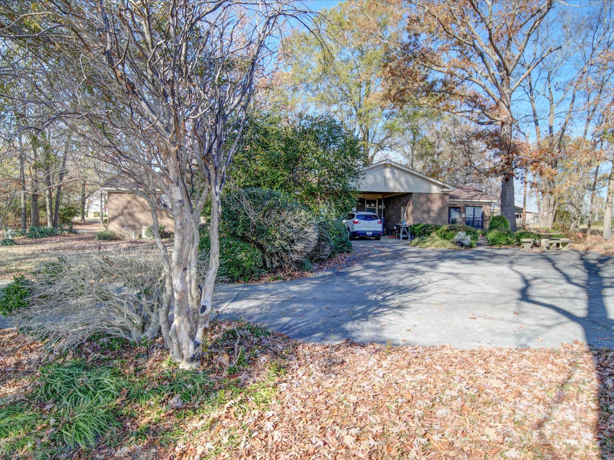 1120 Jug Broome Road