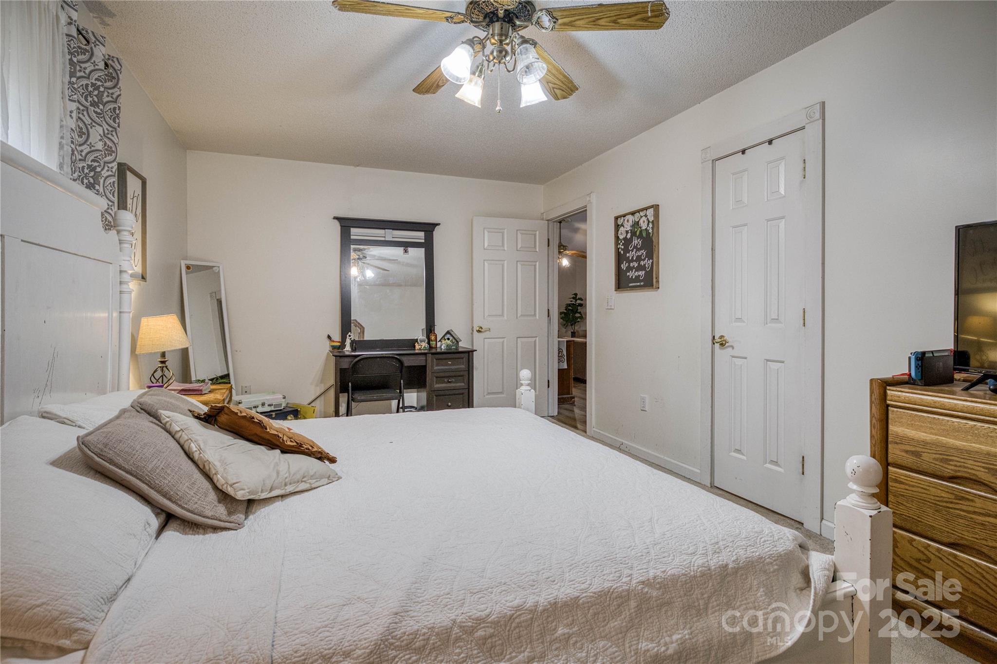 4381 Grover Place
