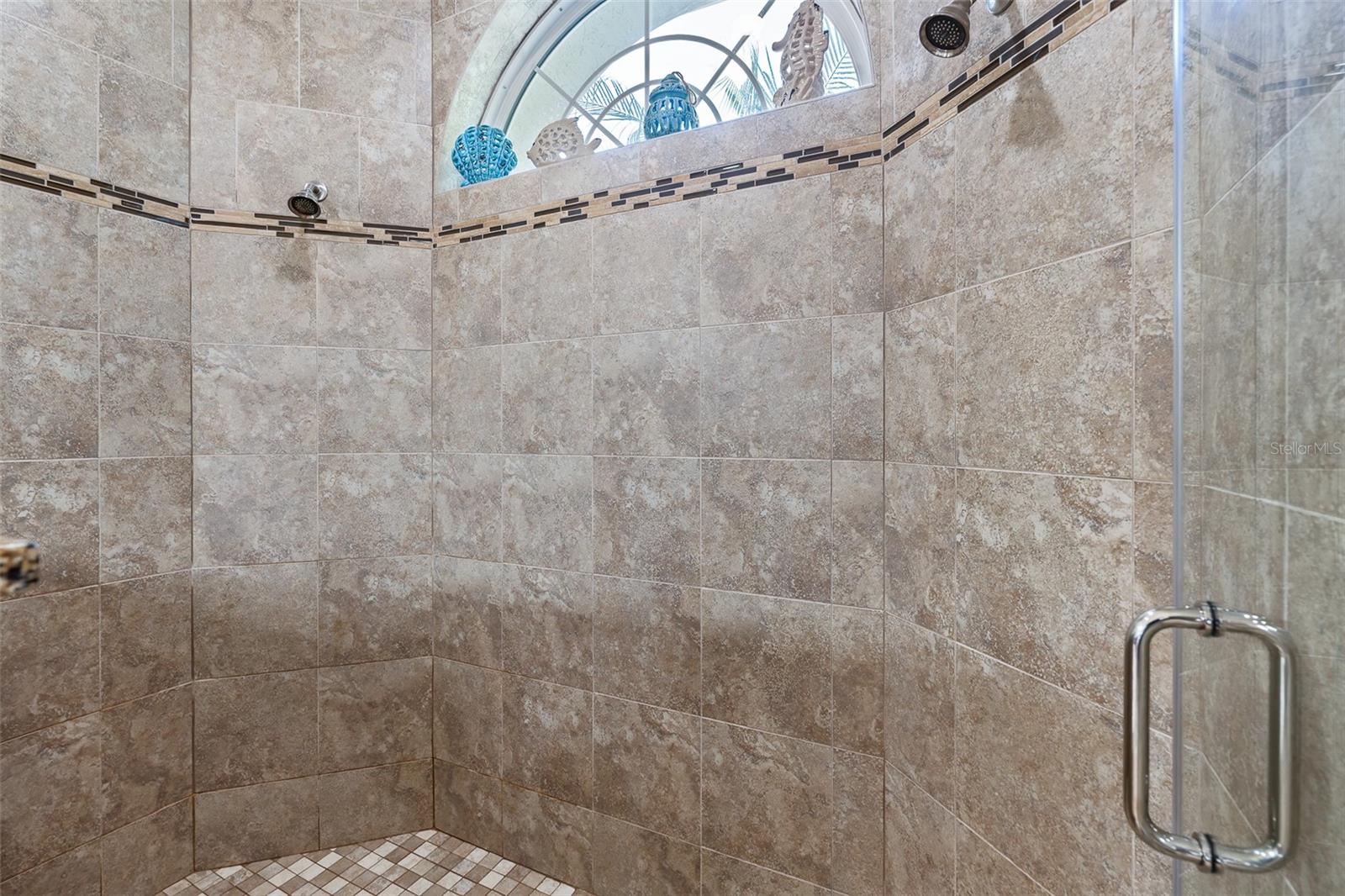 2 Humming Bird Circle