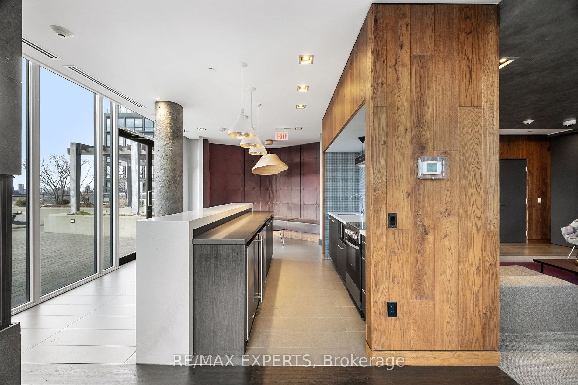 435 W Richmond St 802