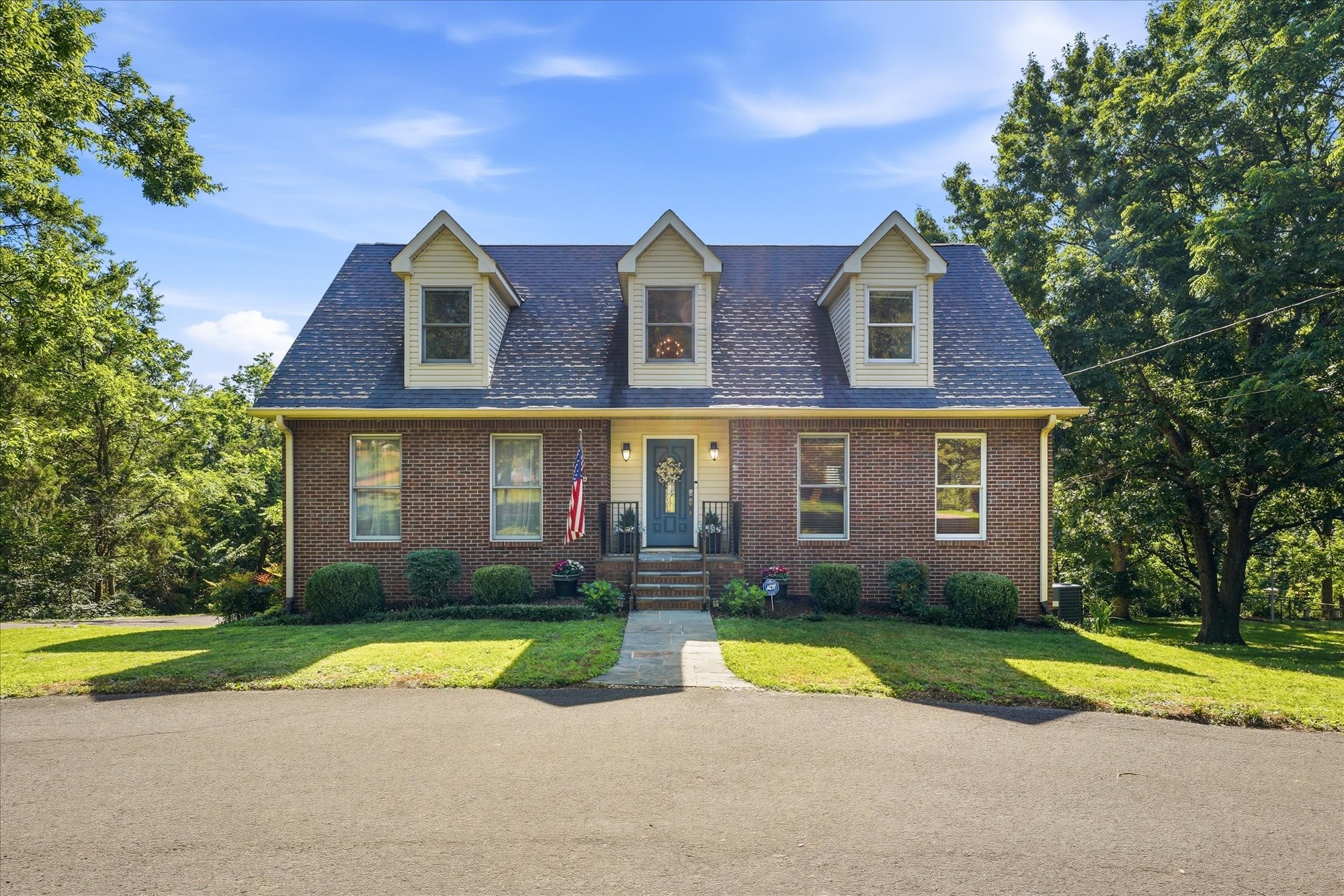 812 Fonnic Dr